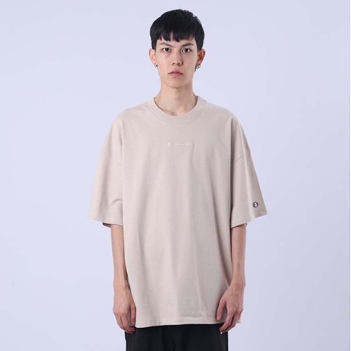 CAMISETA CHAMPION OVERSIZED CHAMPION MINI SCRIPT SURTON T79188B Y08541